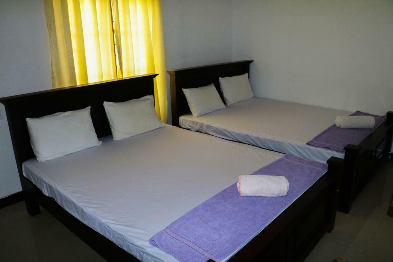 דמבולה Deshani Holiday Inn מראה חיצוני תמונה